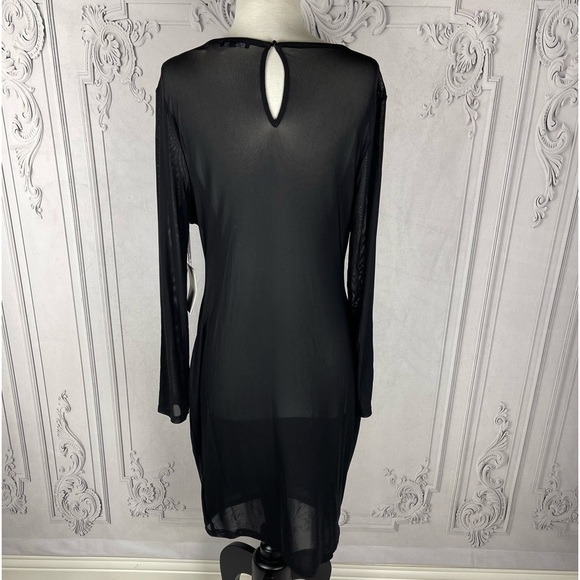 Elegant Illusion Black Floral Embroidered Lace Curve Long Sleeves Cocktail Dress - Picture 5 of 7